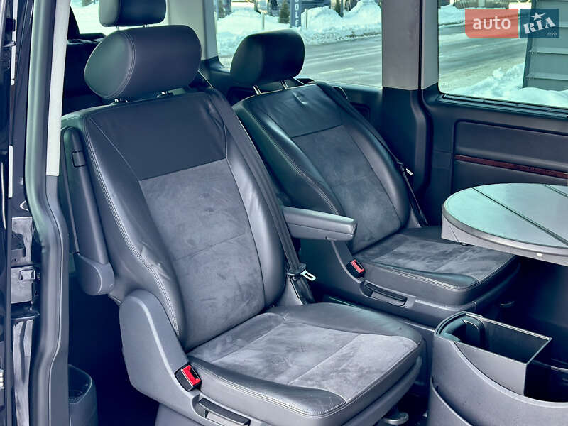 Минивэн Volkswagen Multivan 2011 в Киеве