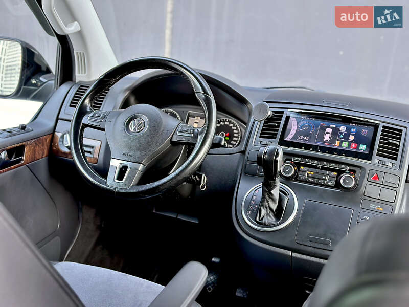 Минивэн Volkswagen Multivan 2011 в Киеве