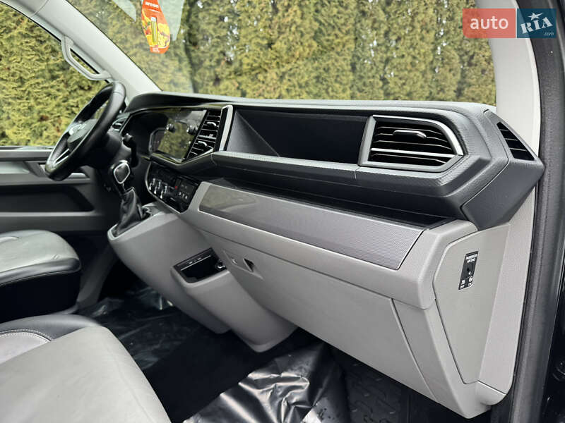 Минивэн Volkswagen Multivan 2020 в Луцке