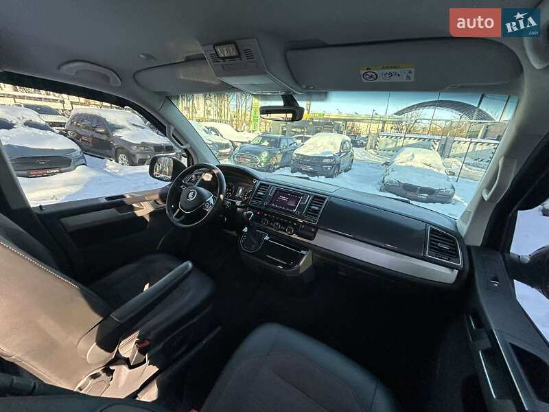 Минивэн Volkswagen Multivan 2017 в Виннице