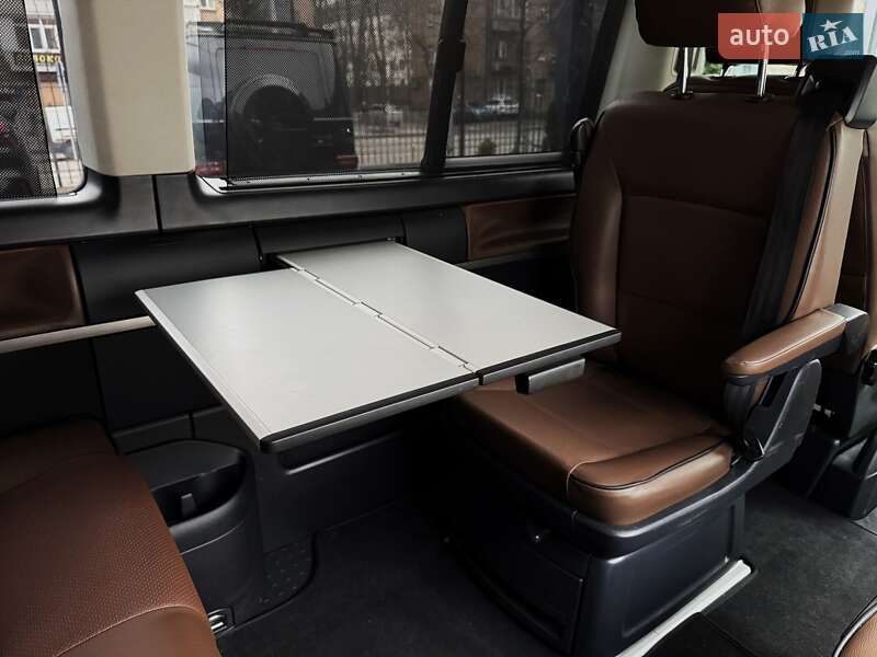 Минивэн Volkswagen Multivan 2018 в Киеве