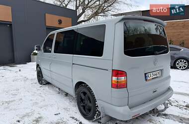 Минивэн Volkswagen Multivan 2004 в Киеве