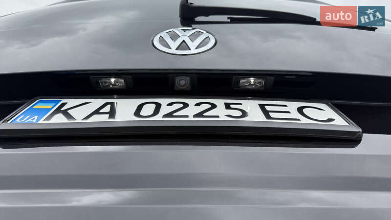 Минивэн Volkswagen Multivan 2020 в Киеве