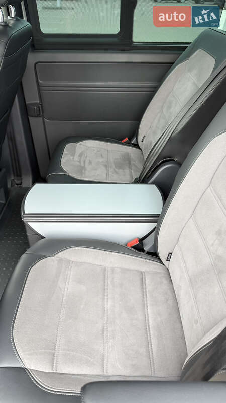 Минивэн Volkswagen Multivan 2020 в Киеве
