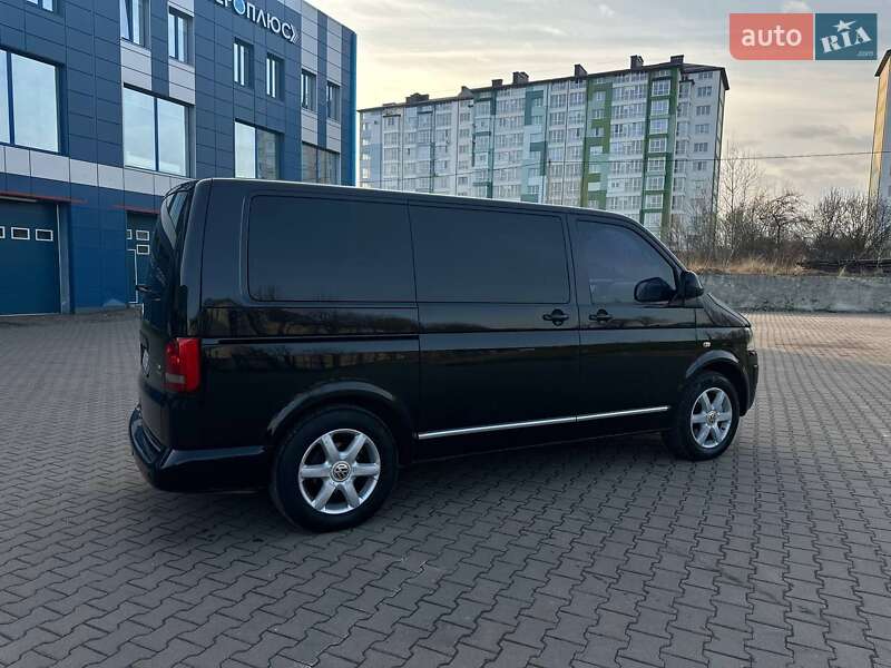Минивэн Volkswagen Multivan 2011 в Ивано-Франковске