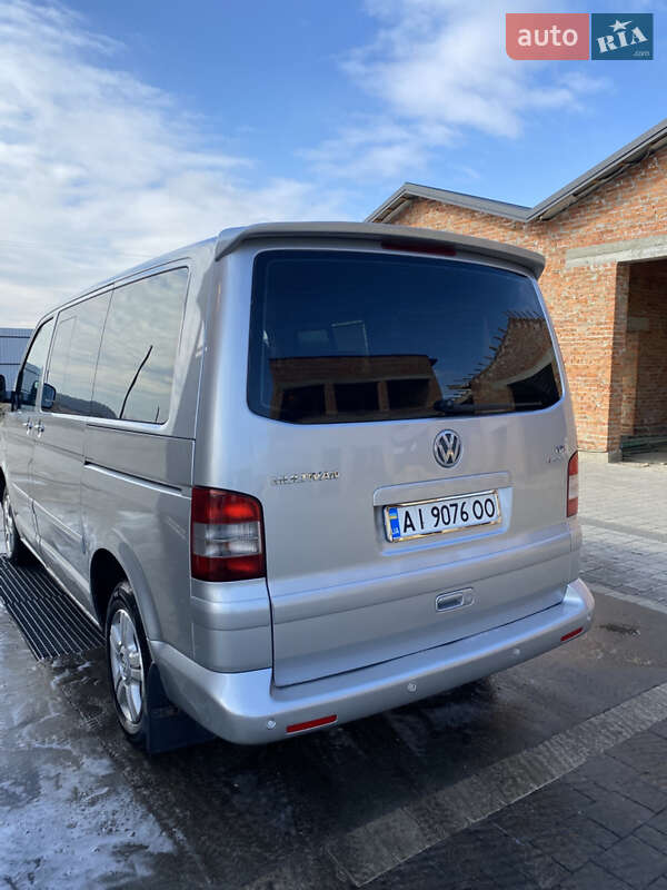 Минивэн Volkswagen Multivan 2006 в Львове