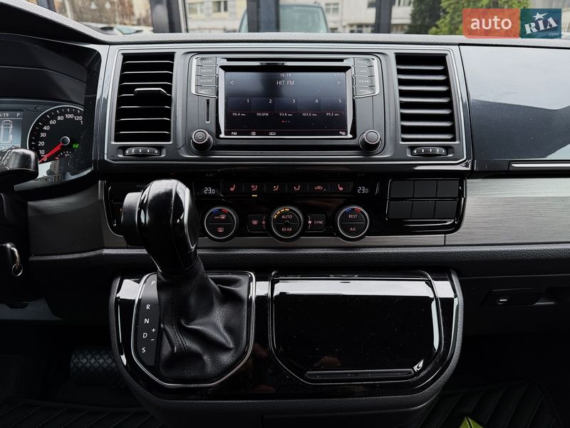 Минивэн Volkswagen Multivan 2018 в Киеве