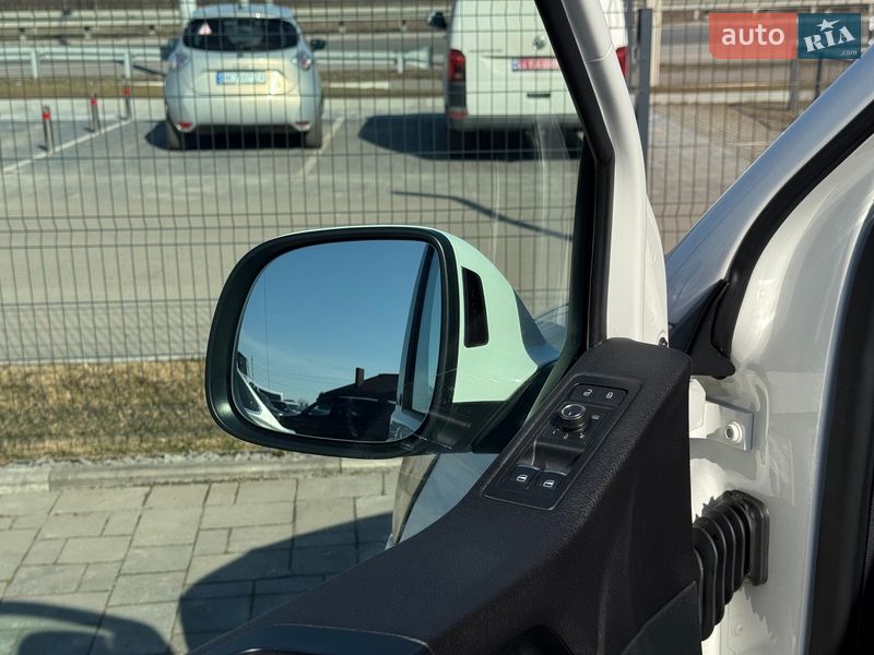 Минивэн Volkswagen Multivan 2017 в Ровно