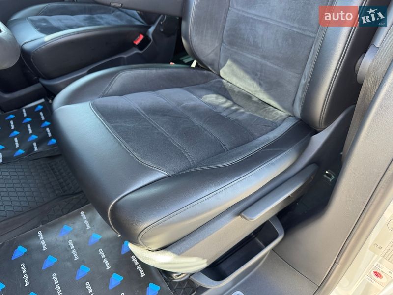 Минивэн Volkswagen Multivan 2017 в Ровно