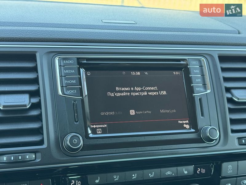 Минивэн Volkswagen Multivan 2017 в Ровно