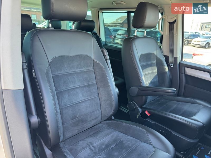 Минивэн Volkswagen Multivan 2017 в Ровно