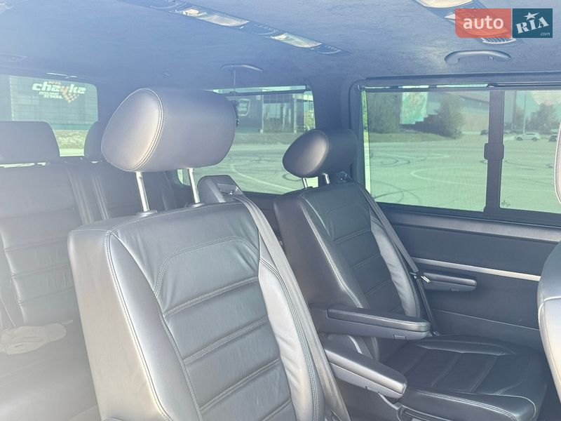 Минивэн Volkswagen Multivan 2016 в Киеве