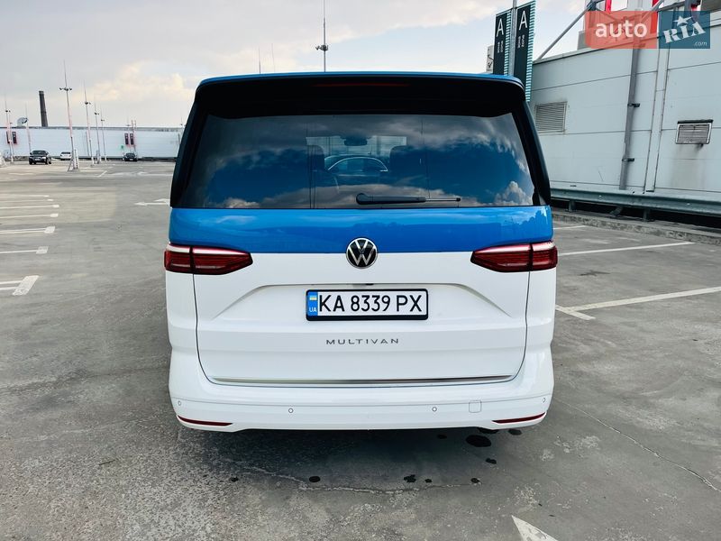 Минивэн Volkswagen Multivan 2023 в Киеве