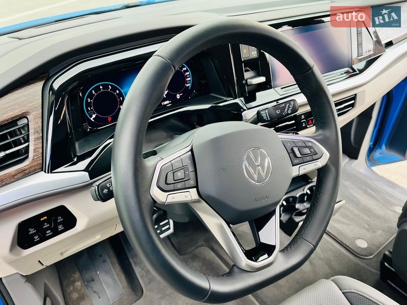 Минивэн Volkswagen Multivan 2023 в Киеве