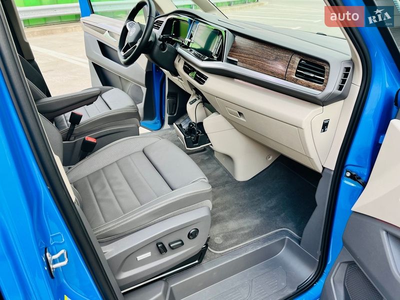 Минивэн Volkswagen Multivan 2023 в Киеве