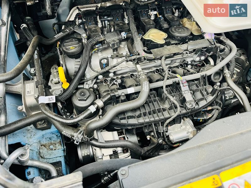 Минивэн Volkswagen Multivan 2023 в Киеве