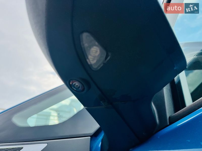 Минивэн Volkswagen Multivan 2023 в Киеве