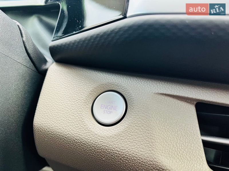 Минивэн Volkswagen Multivan 2023 в Киеве