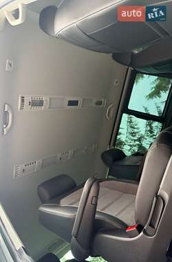 Минивэн Volkswagen Multivan 2023 в Киеве