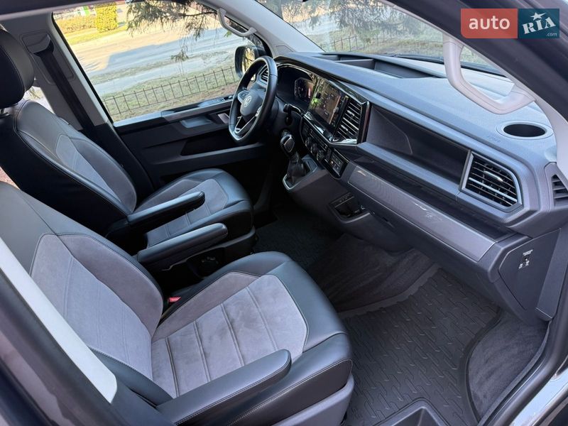 Минивэн Volkswagen Multivan 2023 в Киеве