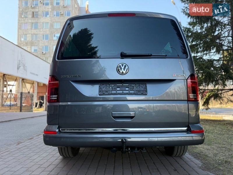 Минивэн Volkswagen Multivan 2023 в Киеве