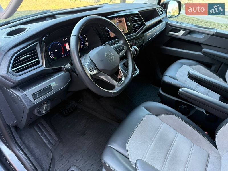 Минивэн Volkswagen Multivan 2023 в Киеве