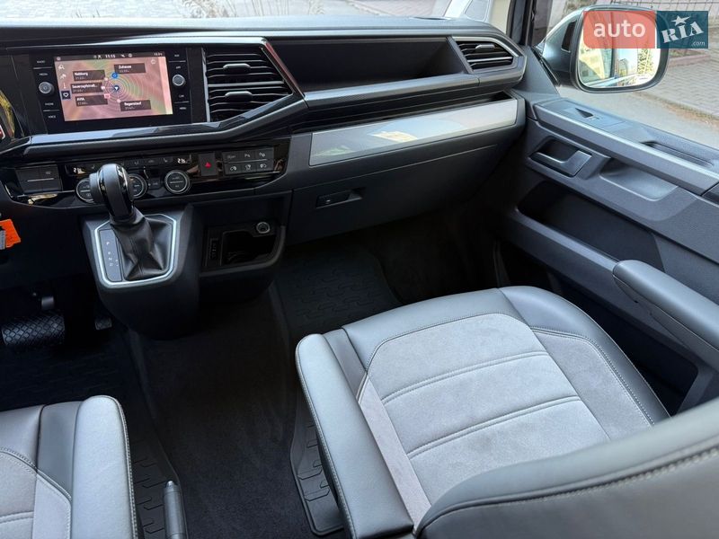Минивэн Volkswagen Multivan 2023 в Киеве