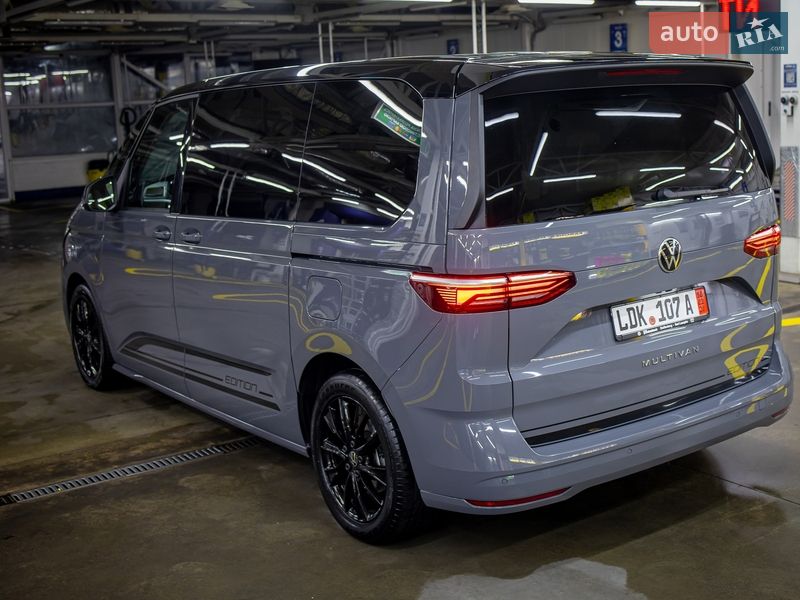 Минивэн Volkswagen Multivan 2022 в Черновцах