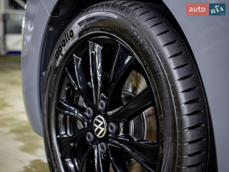 Минивэн Volkswagen Multivan 2022 в Черновцах