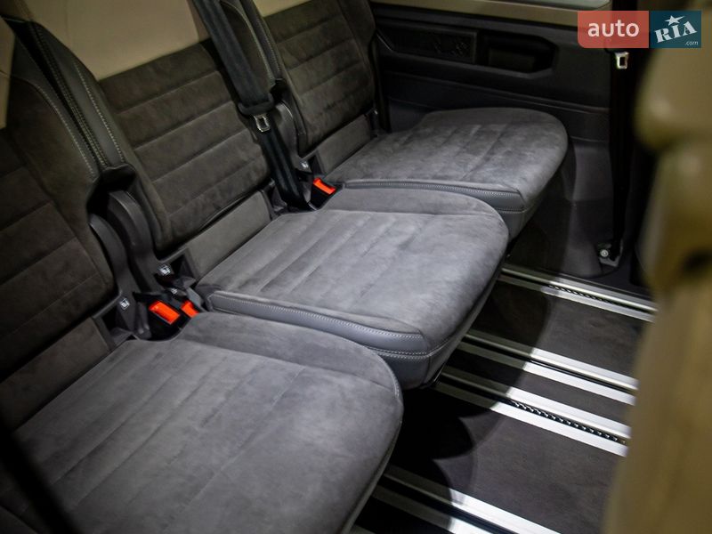 Минивэн Volkswagen Multivan 2022 в Черновцах