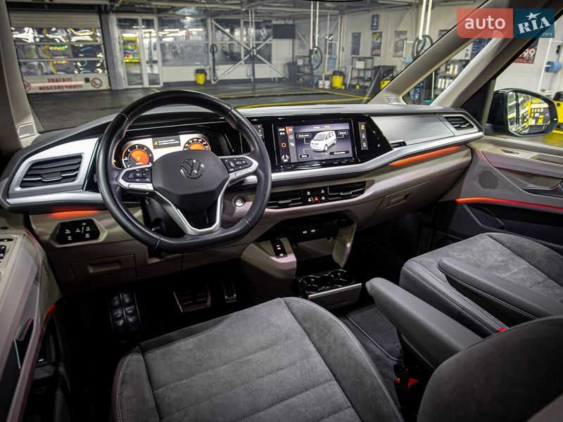 Минивэн Volkswagen Multivan 2022 в Черновцах
