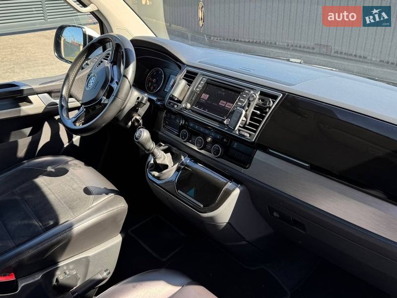 Мінівен Volkswagen Multivan 2016 в Хмельницькому