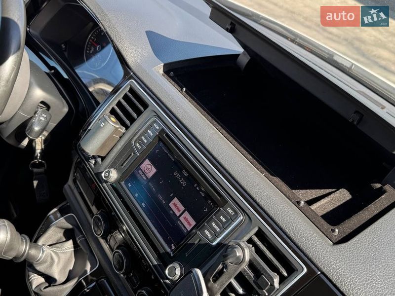 Мінівен Volkswagen Multivan 2016 в Хмельницькому