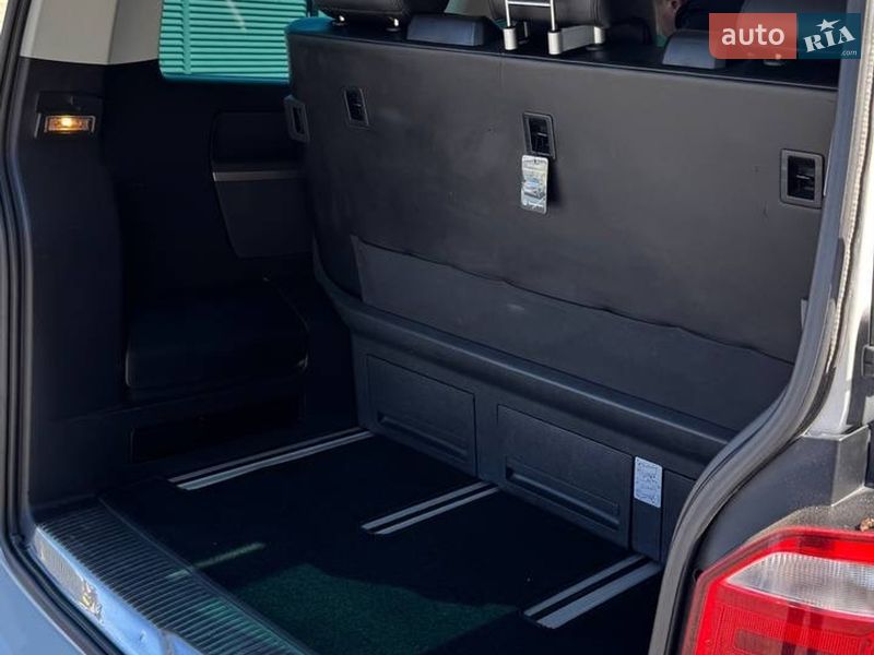 Мінівен Volkswagen Multivan 2016 в Хмельницькому