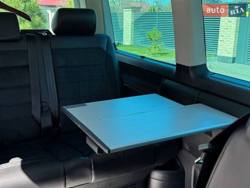 Мінівен Volkswagen Multivan 2016 в Хмельницькому