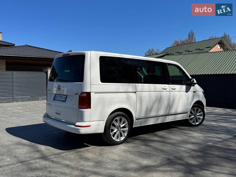 Мінівен Volkswagen Multivan 2016 в Хмельницькому