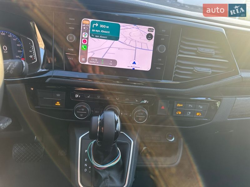 Минивэн Volkswagen Multivan 2024 в Киеве