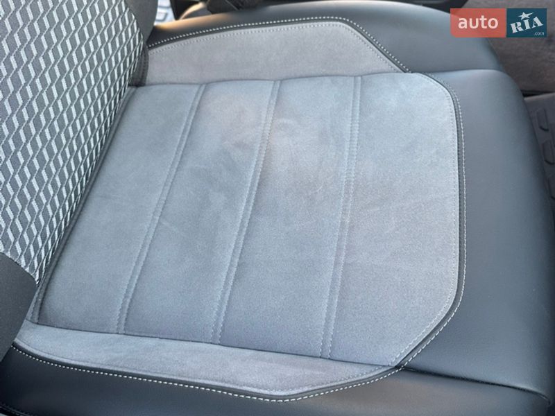 Минивэн Volkswagen Multivan 2024 в Киеве