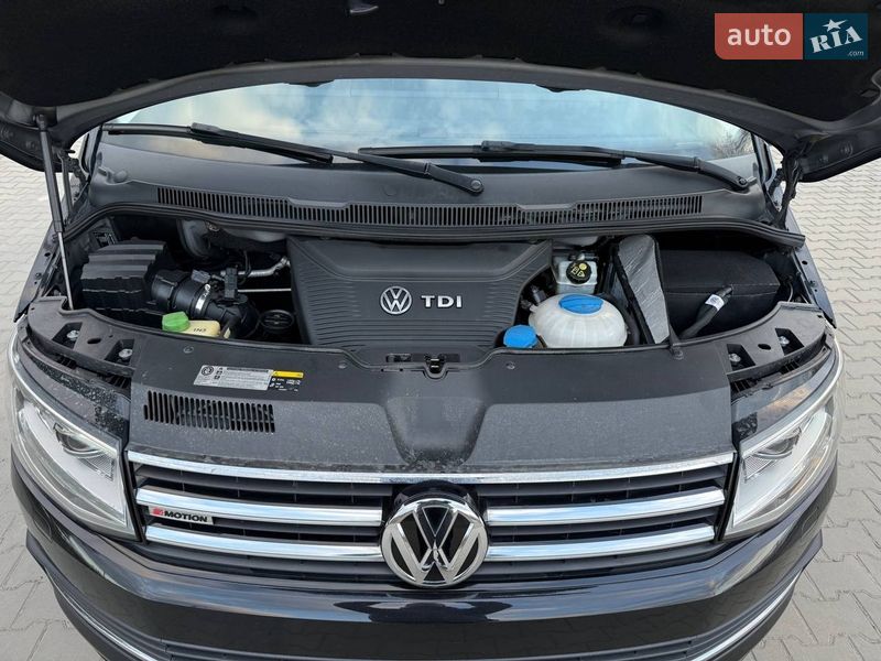 Мінівен Volkswagen Multivan 2016 в Луцьку