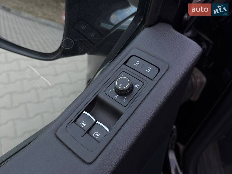 Мінівен Volkswagen Multivan 2016 в Луцьку