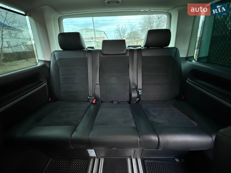 Мінівен Volkswagen Multivan 2016 в Луцьку