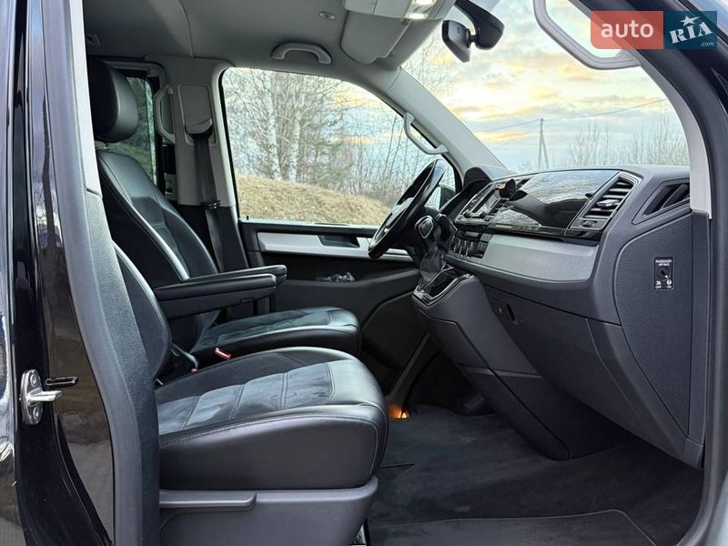 Мінівен Volkswagen Multivan 2016 в Луцьку
