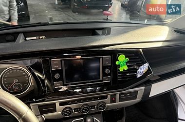 Минивэн Volkswagen Multivan 2021 в Львове