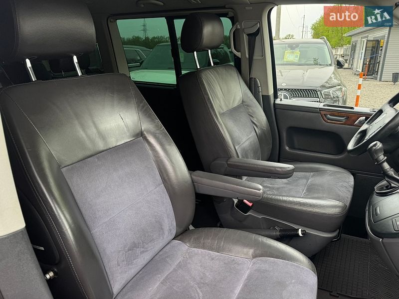 Минивэн Volkswagen Multivan 2009 в Умани