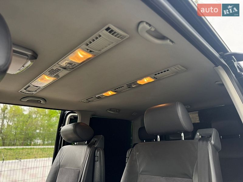 Минивэн Volkswagen Multivan 2009 в Умани