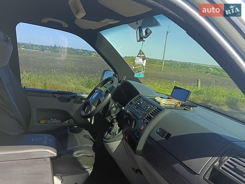 Минивэн Volkswagen Multivan 2004 в Киеве