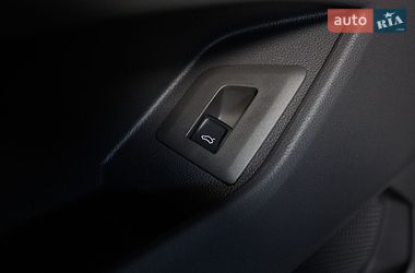 Минивэн Volkswagen Multivan 2024 в Черновцах