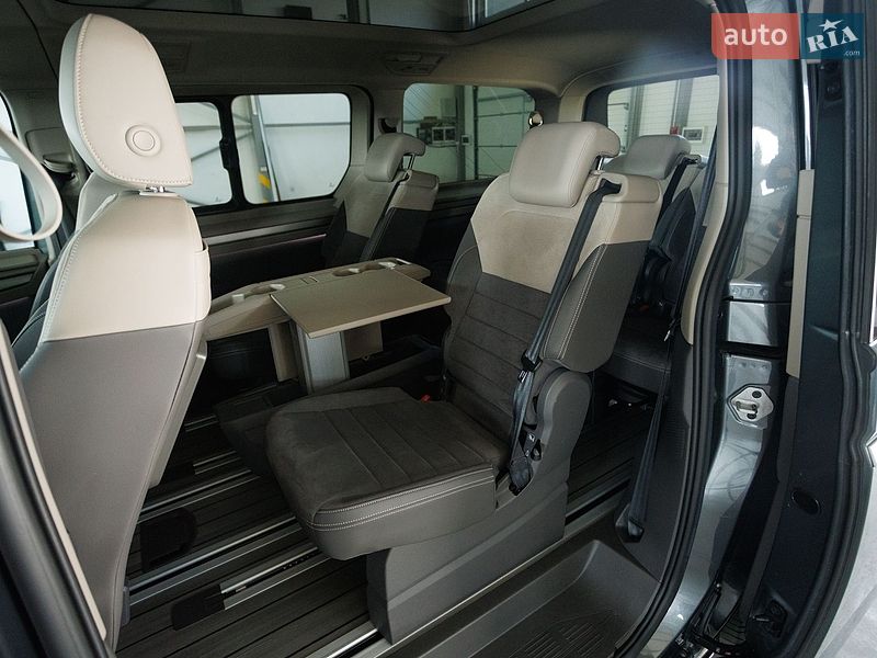 Минивэн Volkswagen Multivan 2024 в Черновцах