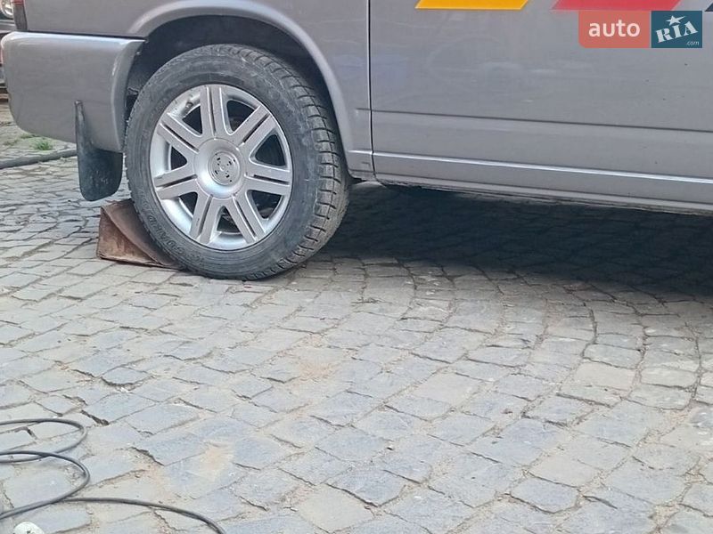 Минивэн Volkswagen Multivan 1999 в Мукачево