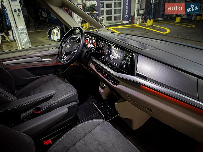 Минивэн Volkswagen Multivan 2022 в Черновцах
